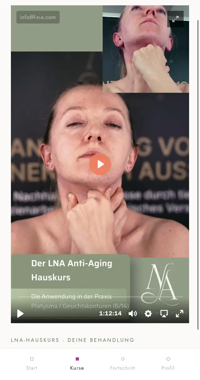 Die L·N·A App: eine geöffnete Lektion mit dem Video zur Behandlung, Griff am Hals und Kinn
